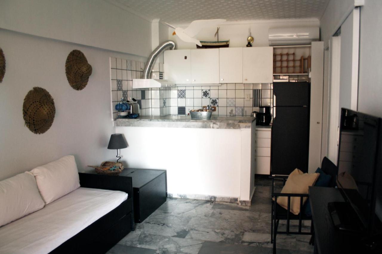 Beachfront Garden Apartment- Atlas Complex Loutráki Buitenkant foto